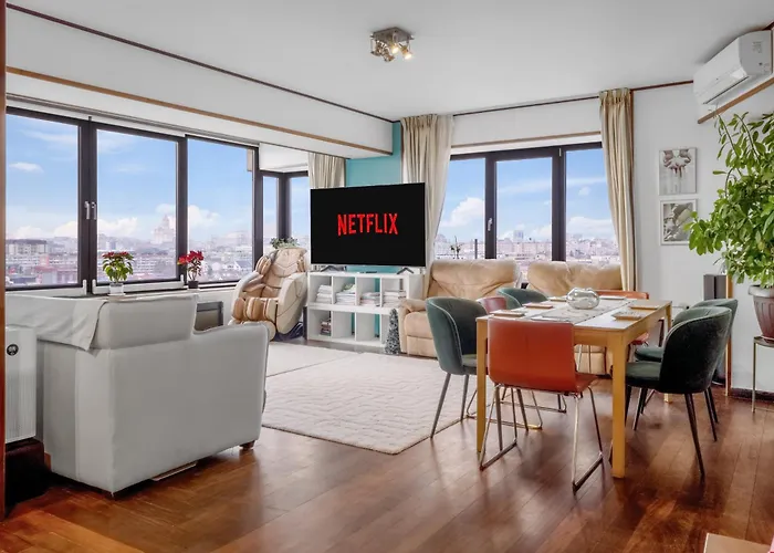 Luxurious Downtown Penthouse With Spectacular Panorama *