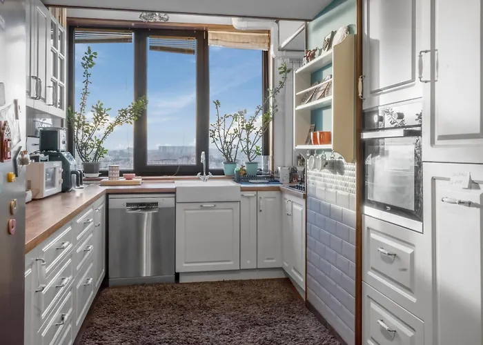 Luxurious Downtown Penthouse With Spectacular Panorama *