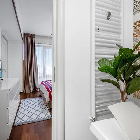 Luxurious Downtown Penthouse With Spectacular Panorama