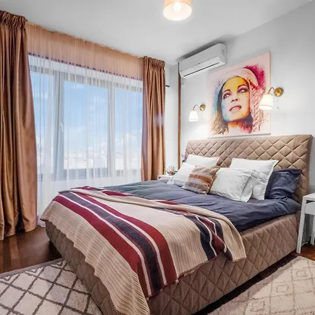 Apartment Luxurious Downtown Penthouse With Spectacular Panorama *